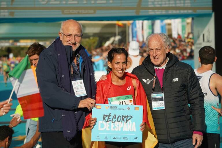 العداءة الإسبانية من أصول مغربية ماجدة معيوف تفوز بماراثون فالنسيا