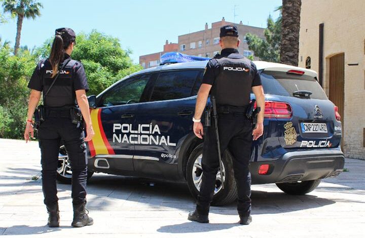 القبض على مغربي بتهمة توفير عقود عمل في إسبانيا لمغاربة مقابل مبالغ مالية كبيرة