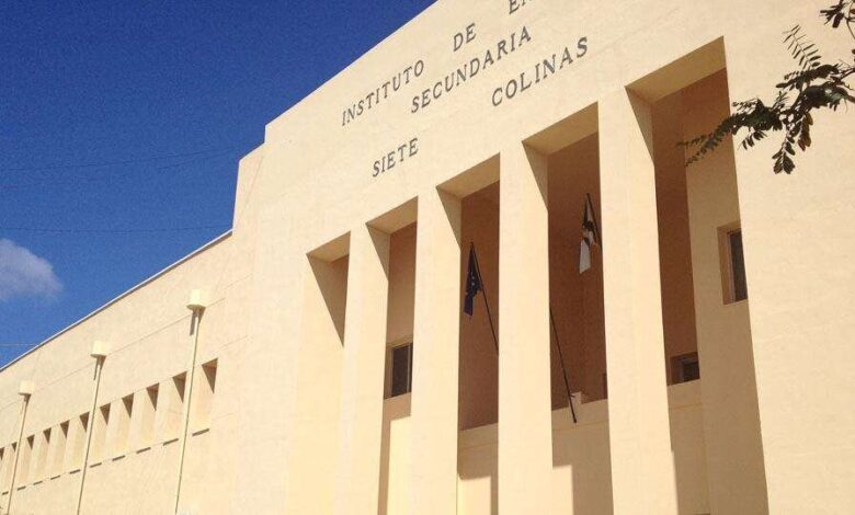 فتح تحقيق ضد مدرس بسبتة بعد نعته طلاب مسلمين ب "الموروس"