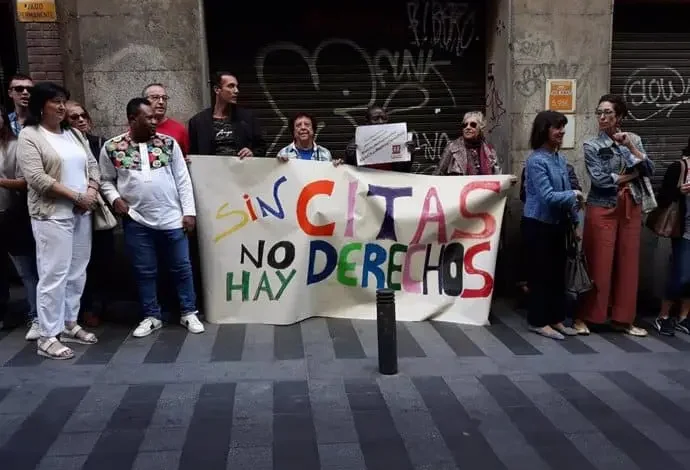 بيع-المواعيد-المسبقة..تجارة-بمعاناة-المهاجرين