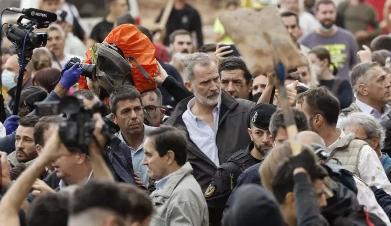 الحرس المدني يفتح تحقيقا في حادثة الاعتداء على الملك فيليبي السادس و رئيس الحكومة