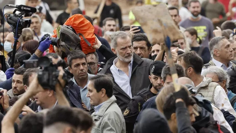 الحرس المدني يفتح تحقيقا في حادثة الاعتداء على الملك فيليبي السادس و رئيس الحكومة