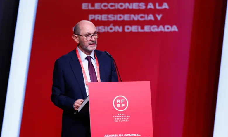 الاتحاد الإسباني لكرة القدم يختار رئيسا جديدا له