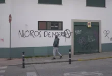 القبض على شخص بسبب التحريض ضد المهاجرين والمسلمين